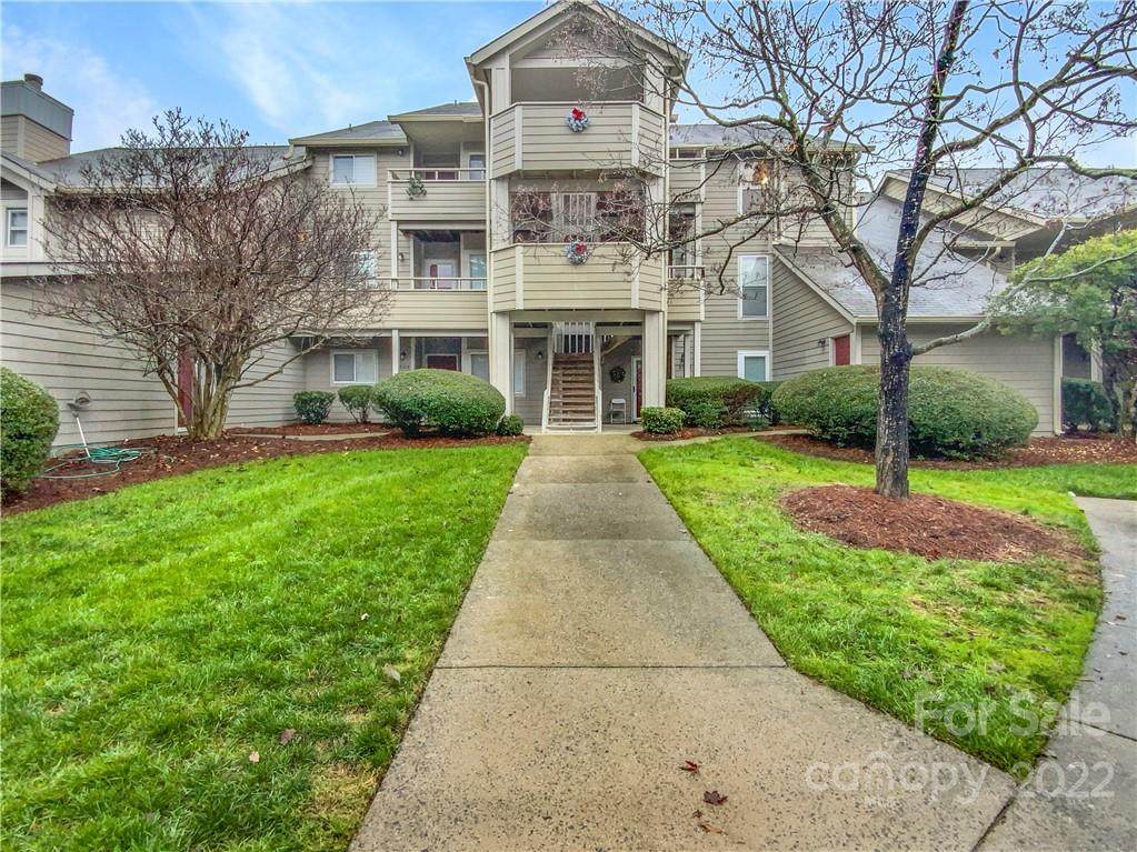 2522 Stradbrook Drive - Photo 1