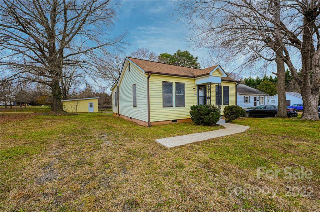 1425 3rd Street Place - Photo 1