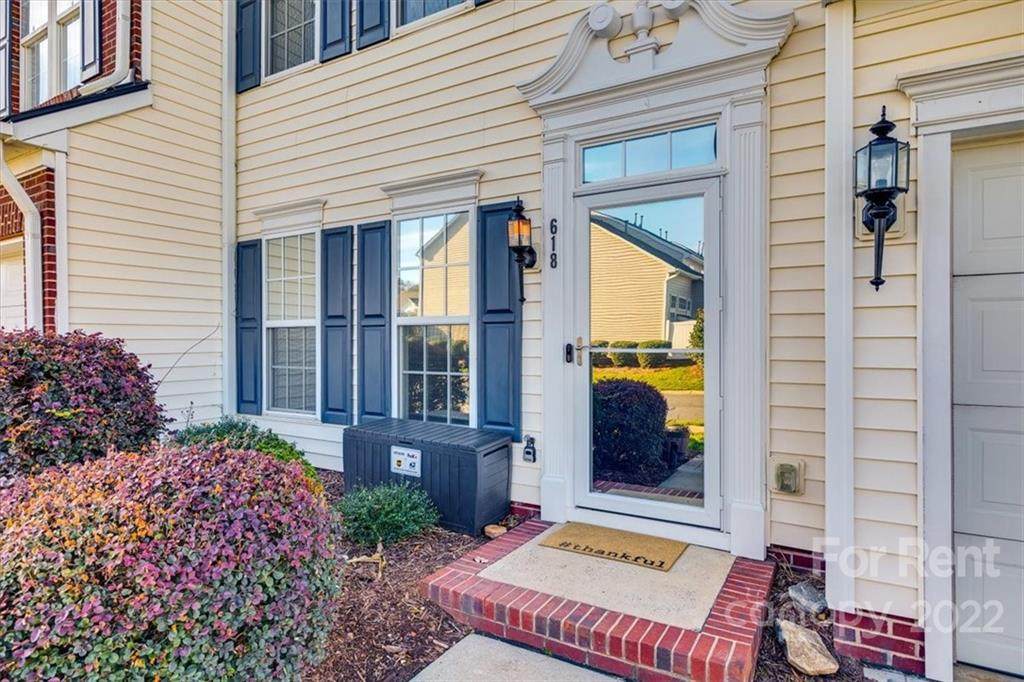 618 Bayou Circle - Photo 1