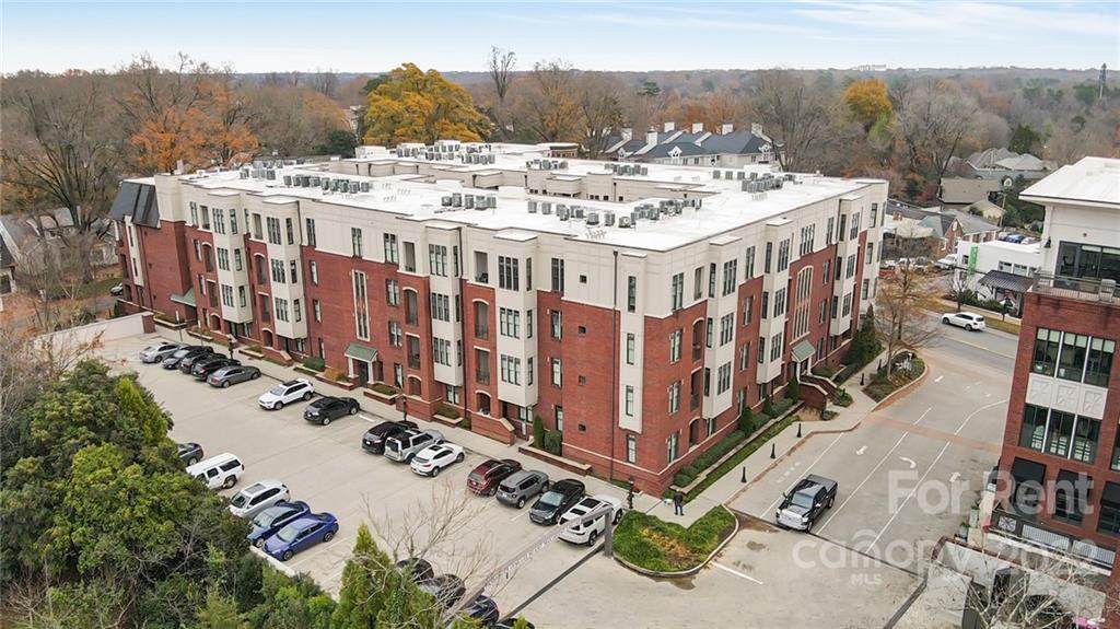 2810 Selwyn Avenue - Photo 1
