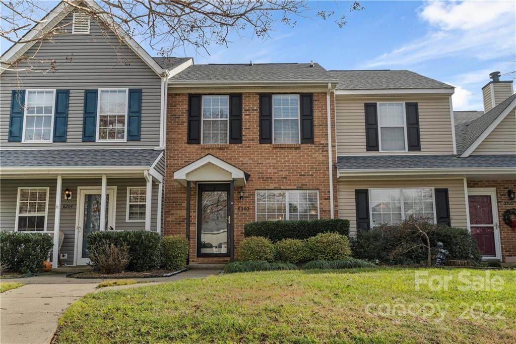 8202 Golf Ridge Drive - Photo 1