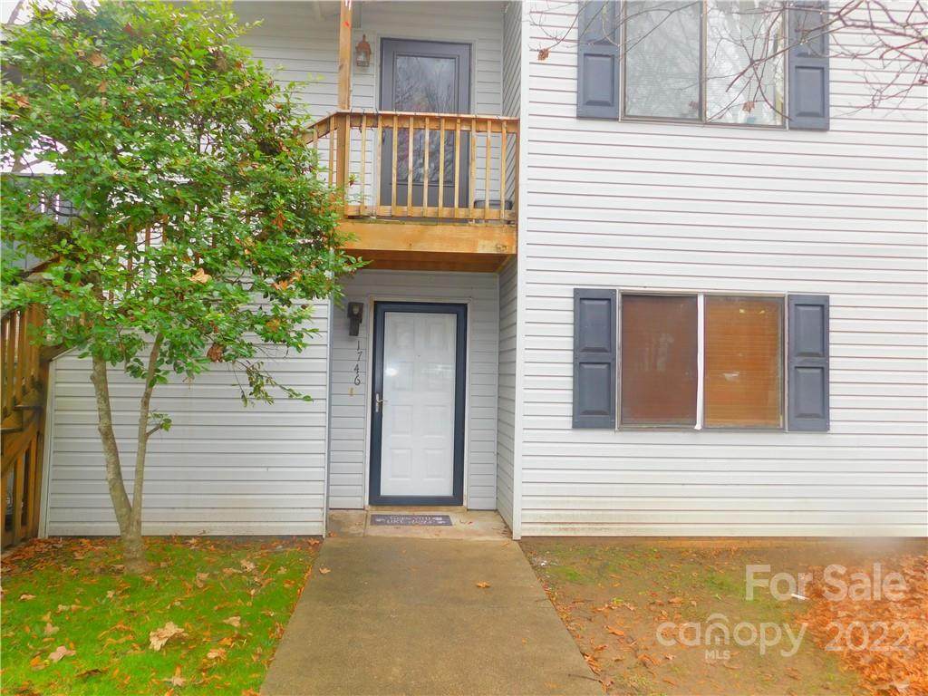 1746 Hunters Trail - Photo 1