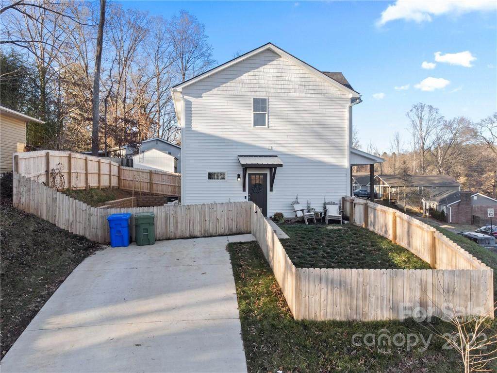2 Shadowlawn Drive - Photo 1