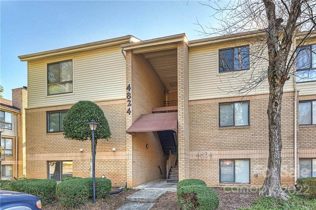 4824 Spring Lake Drive - Photo 1