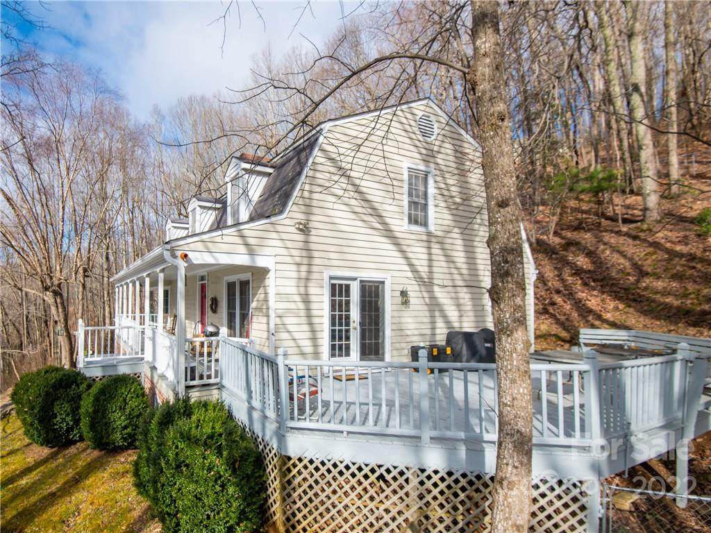 27 Breezeway Drive - Photo 1