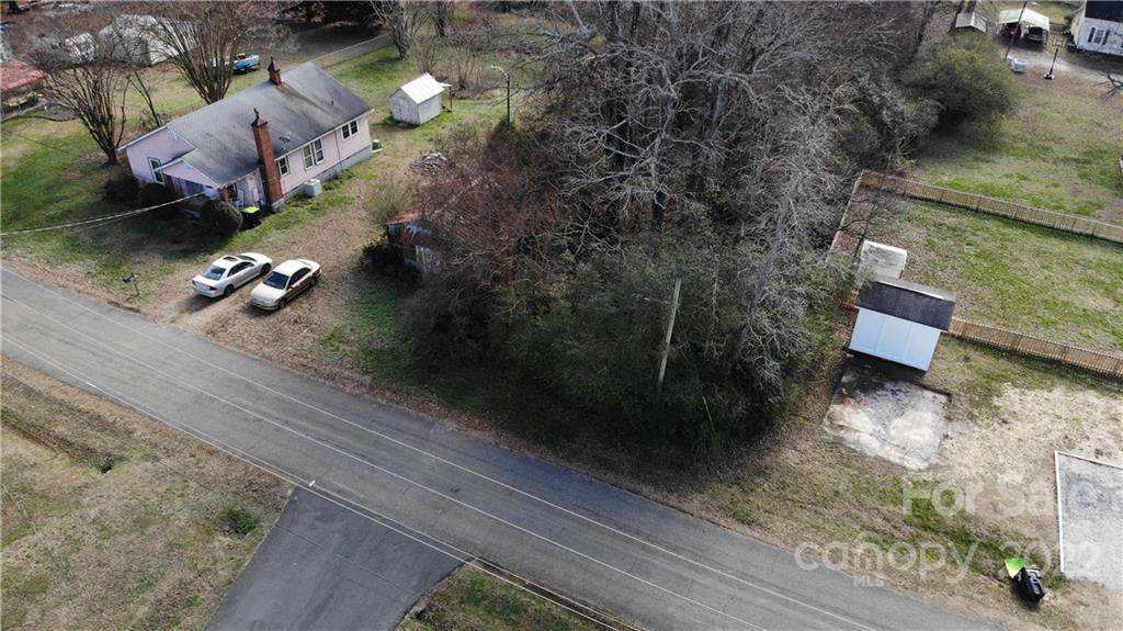 1030 Roberts Street - Photo 1