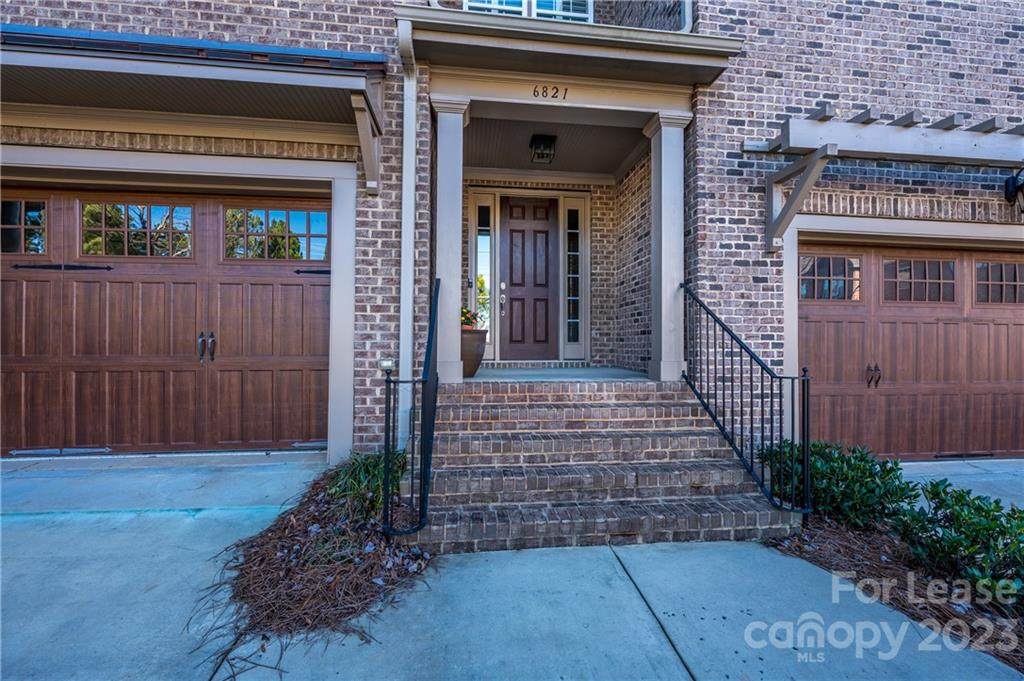 6821 Fairway Row Lane - Photo 1