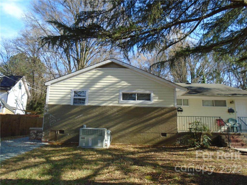 1842 Academy Street - Photo 1