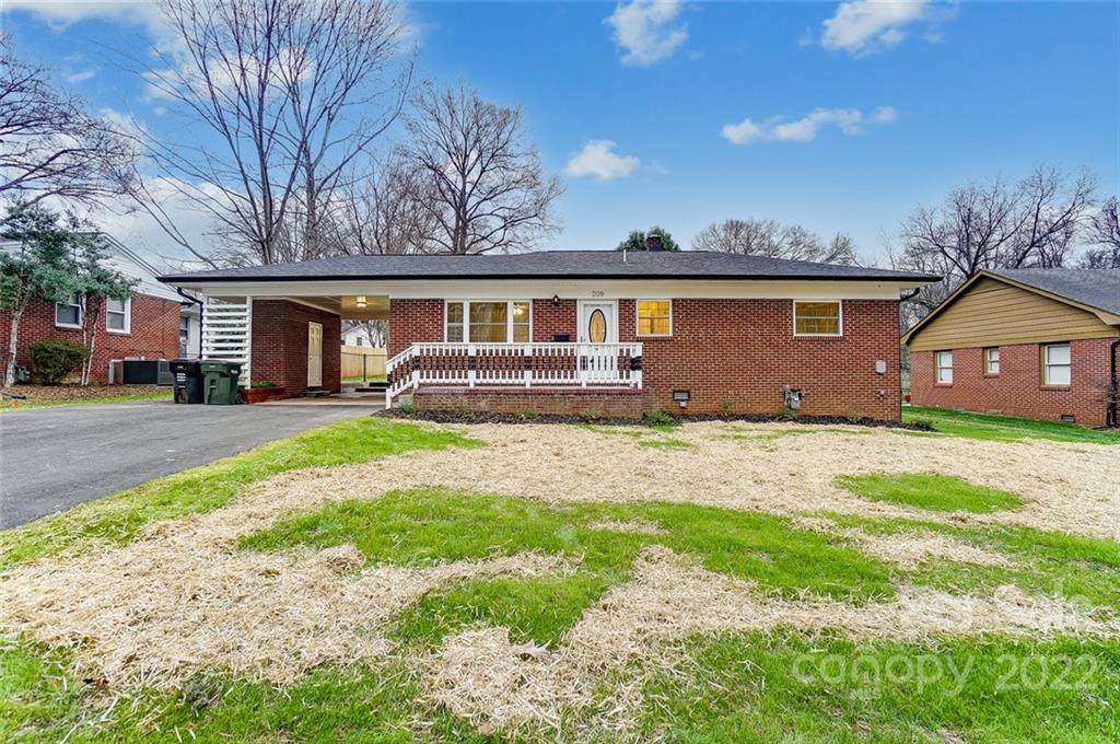 209 Hillside Avenue - Photo 1