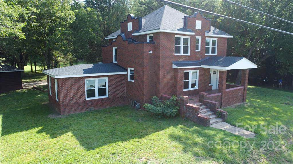 3120 Statesville Boulevard - Photo 1