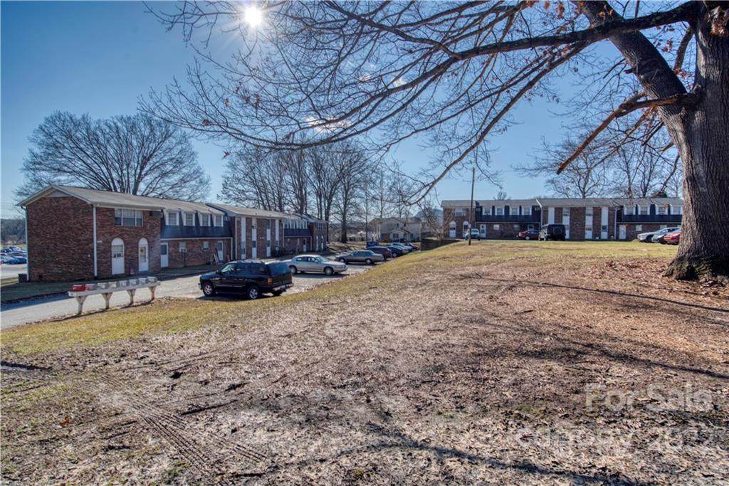 101 & 109 Delmont Court - Photo 1