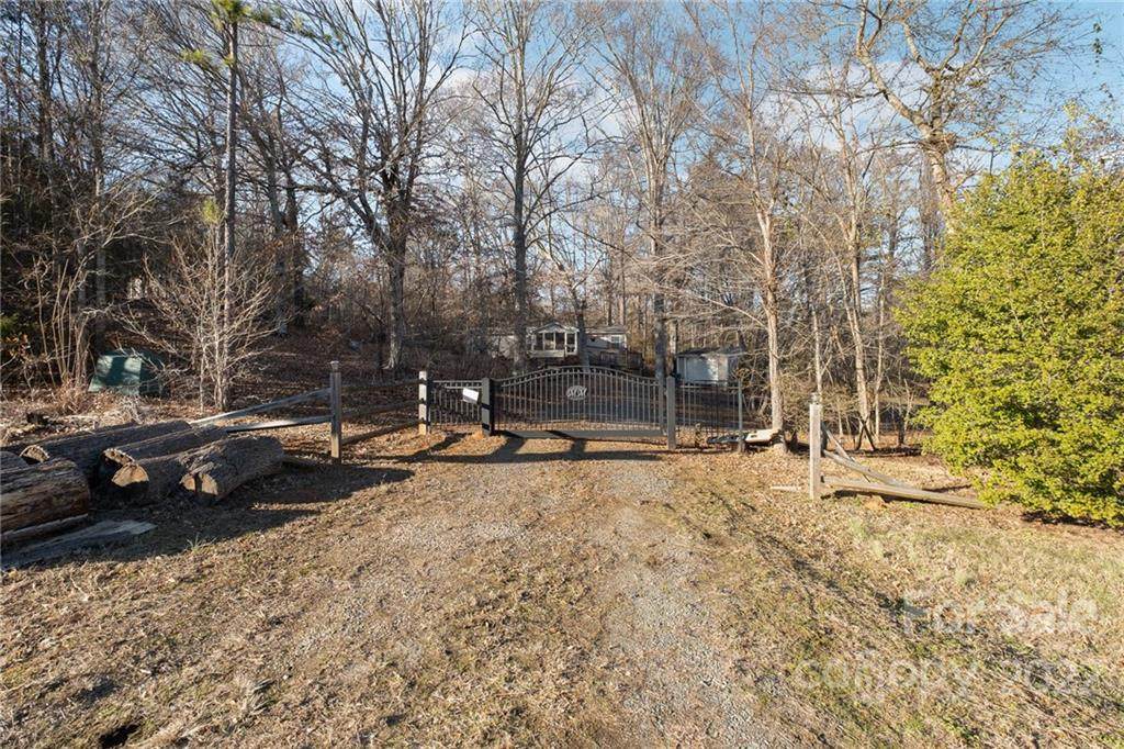 5175 Highway 200 - Photo 1