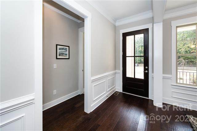 704 Kenway Loop - Photo 1
