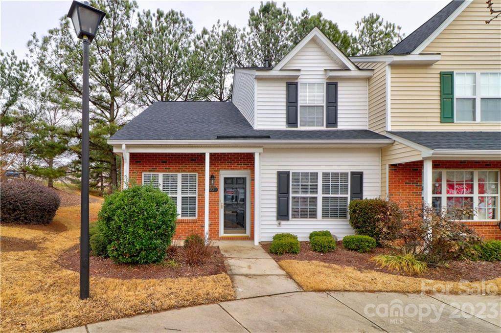 122 Mangum Circle - Photo 1