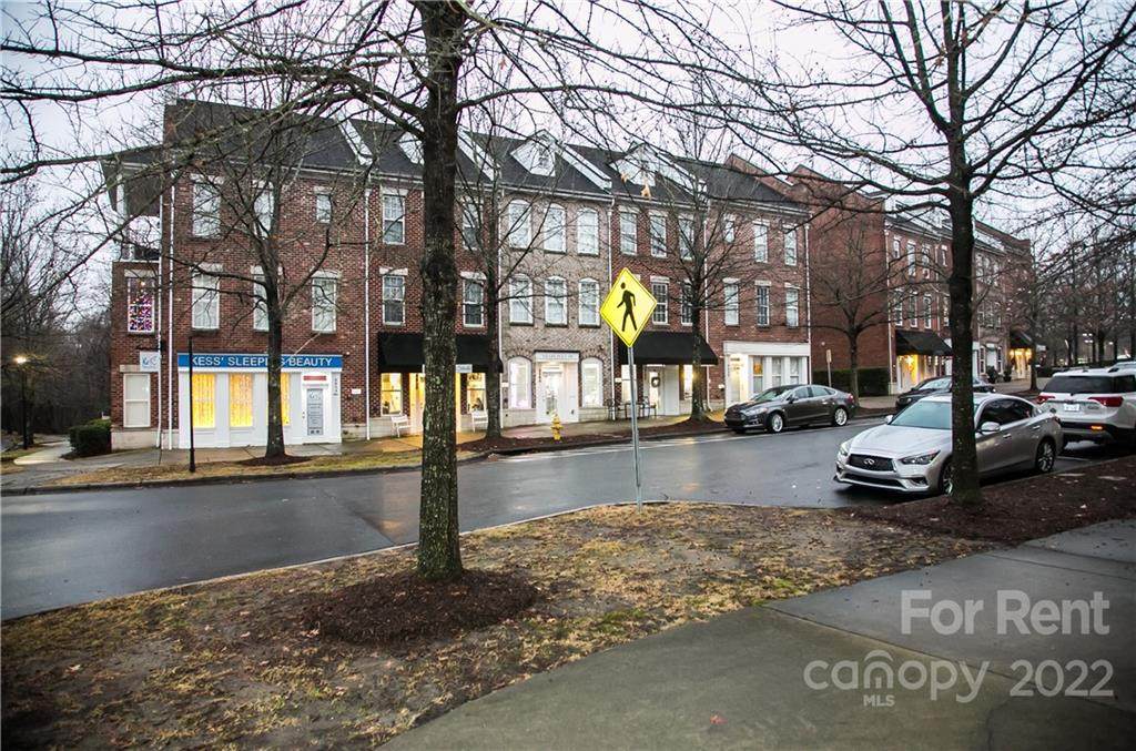 8845 Arbor Creek Drive - Photo 1