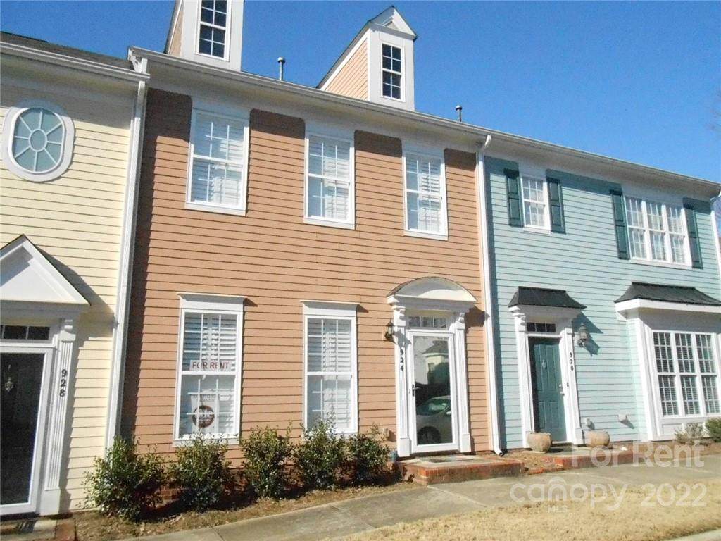 924 White Point Drive - Photo 1