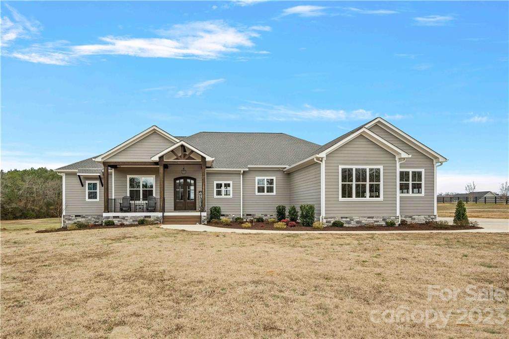 2567 Eastview Road - Photo 1
