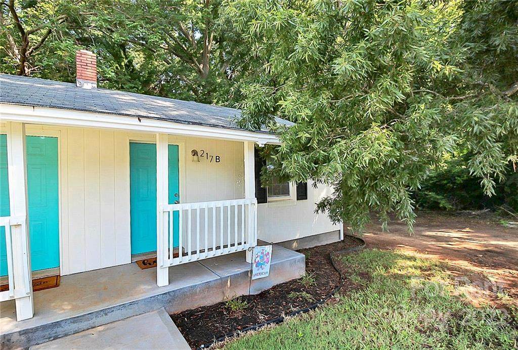 217 Sanders Street - Photo 1