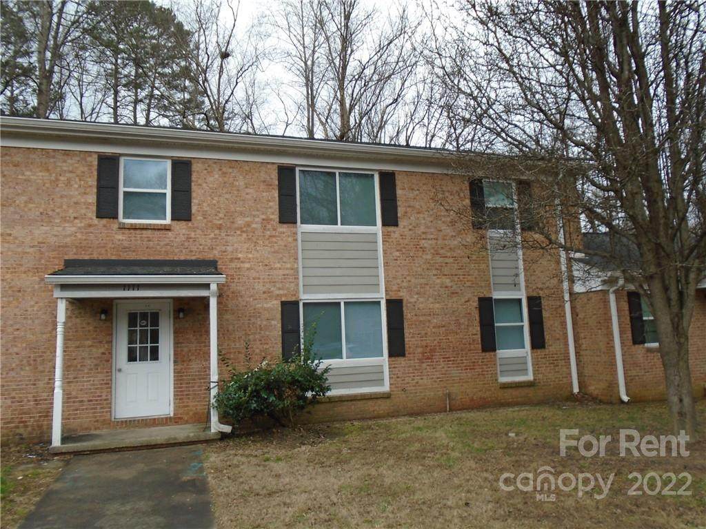 1111 Sims Circle - Photo 1