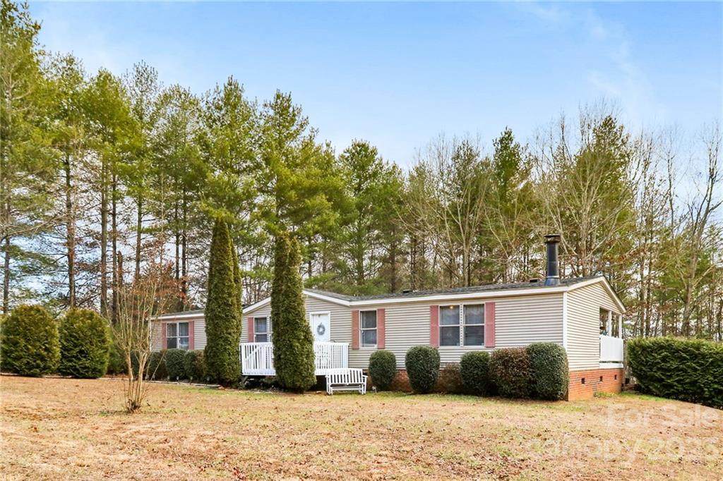 2556 Shadowbrook Drive - Photo 1