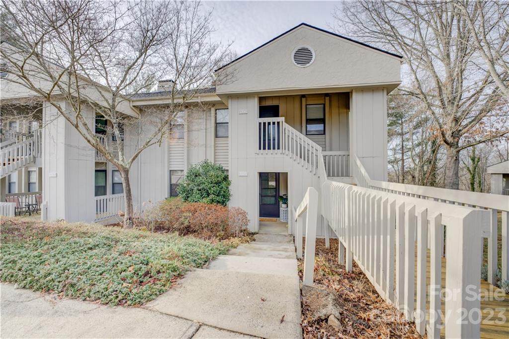 1305 Abbey Circle - Photo 1