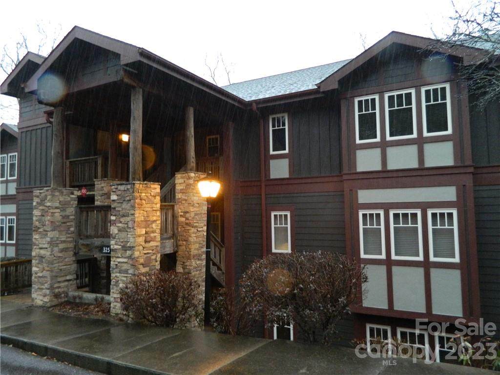 325 Peaceful Haven Drive - Photo 1