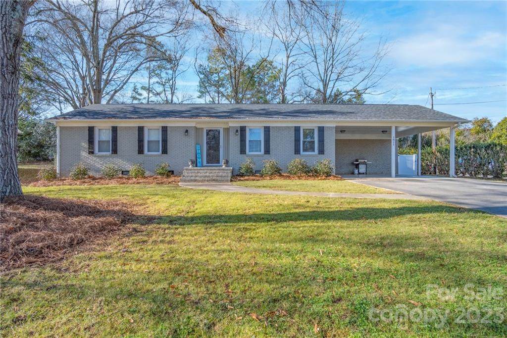 1611 Estes Drive - Photo 1
