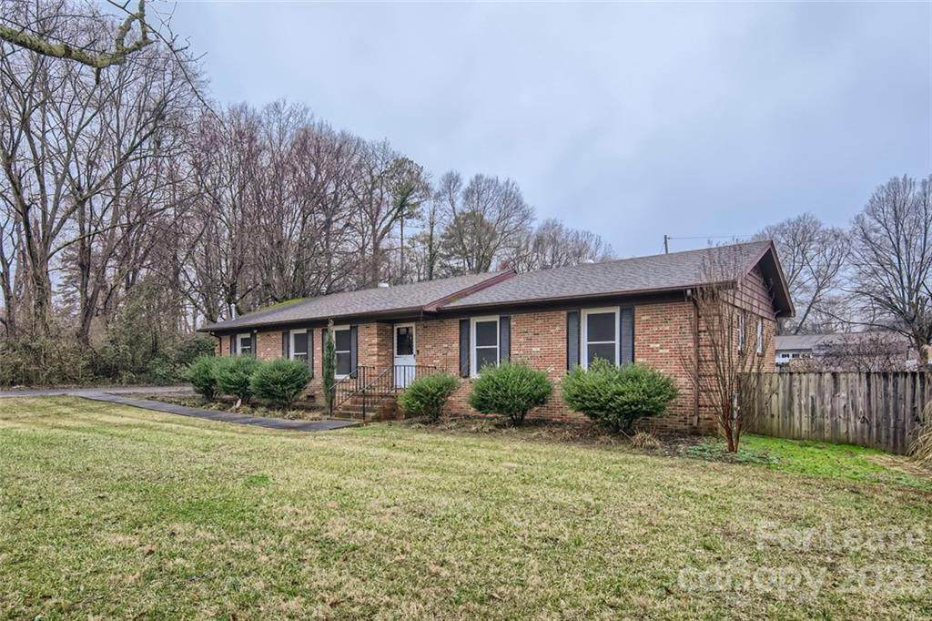 111 Westwood Drive - Photo 1
