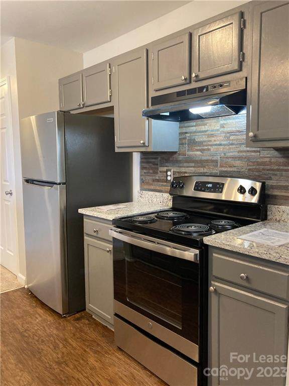1620 Arlyn Circle - Photo 1
