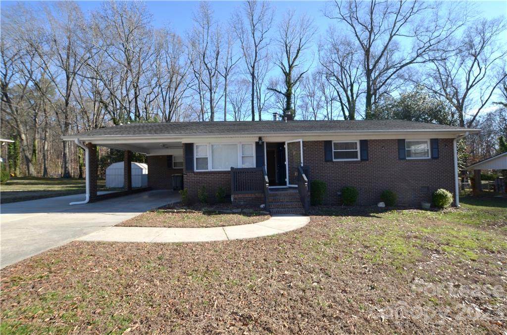 401 Elwood Street - Photo 1
