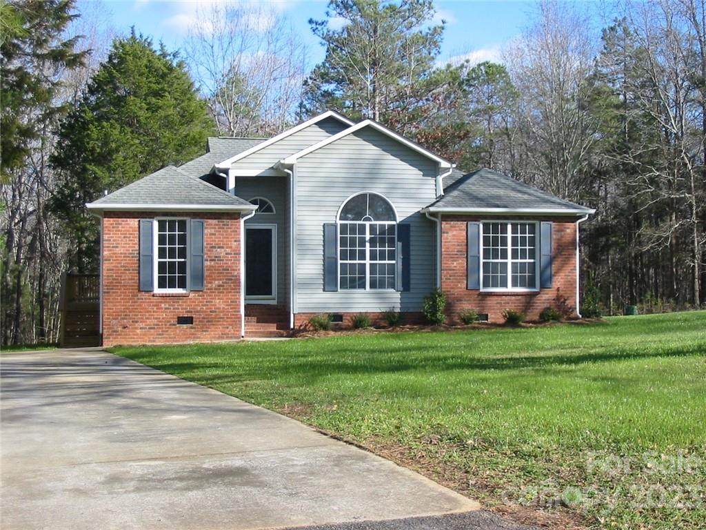 2020 Forest Creek Drive - Photo 1