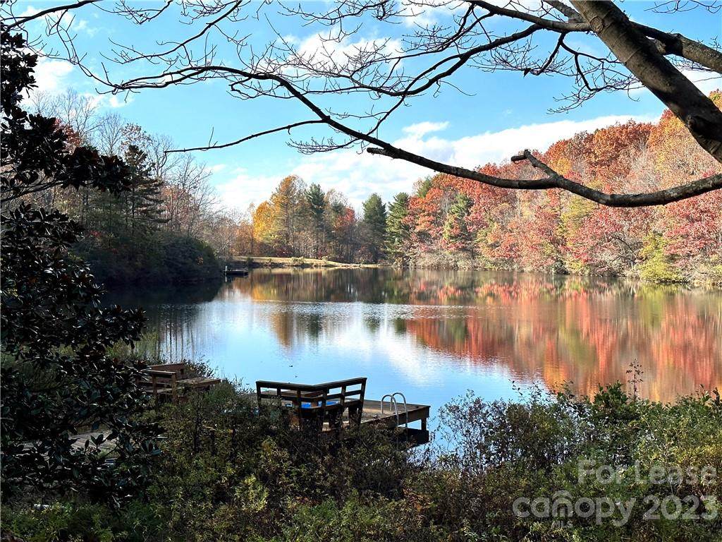 425 Lakeview Drive - Photo 1