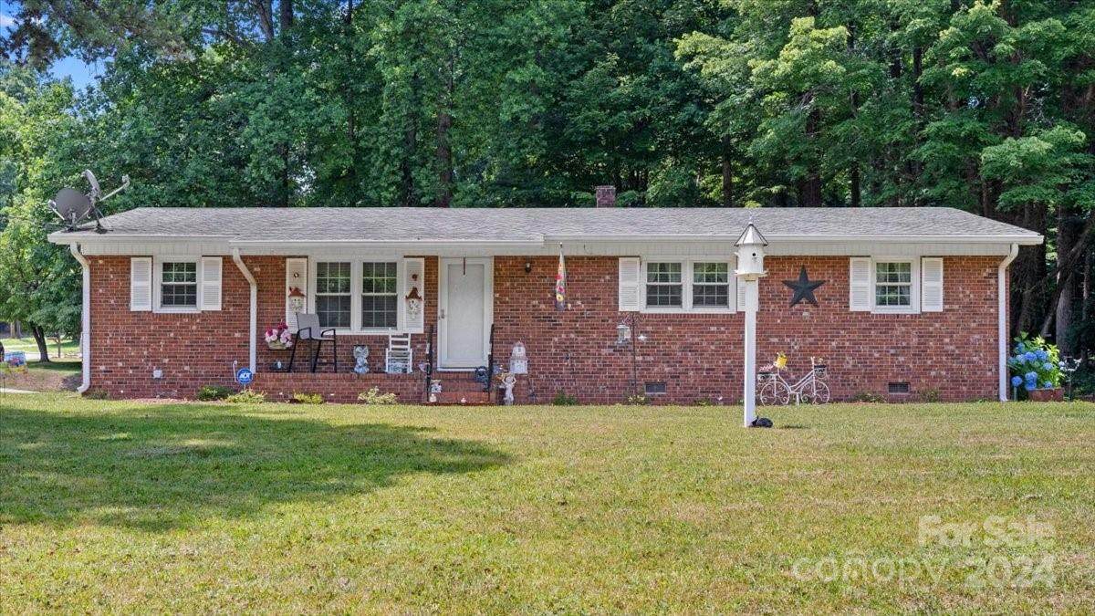 630 Dogwood Circle - Photo 1