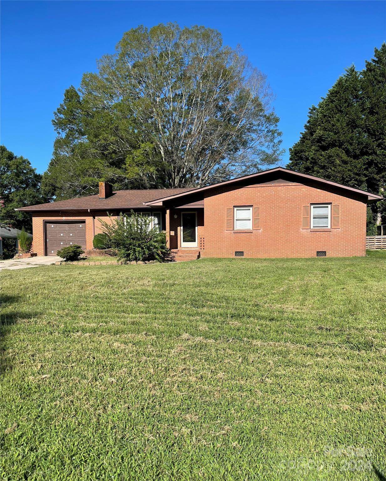 112 Tanglewood Drive - Photo 1