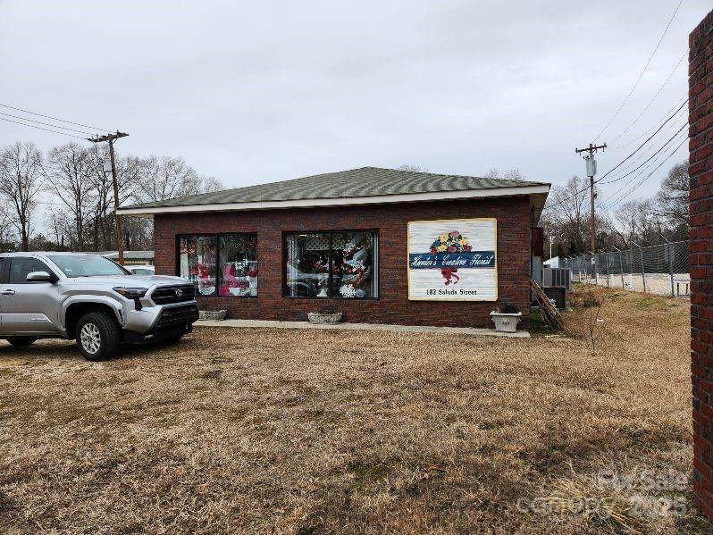 182 Saluda Street - Photo 1