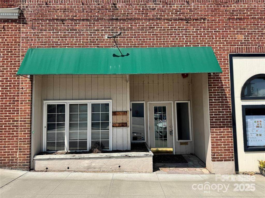 131 4th Avenue - Photo 1