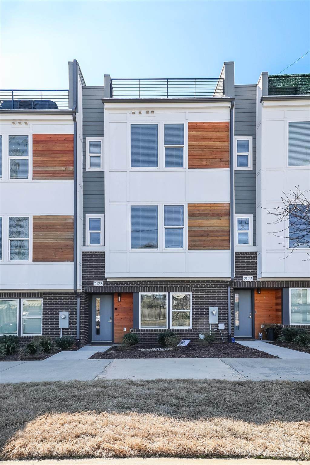 2123 Isom Street - Photo 1