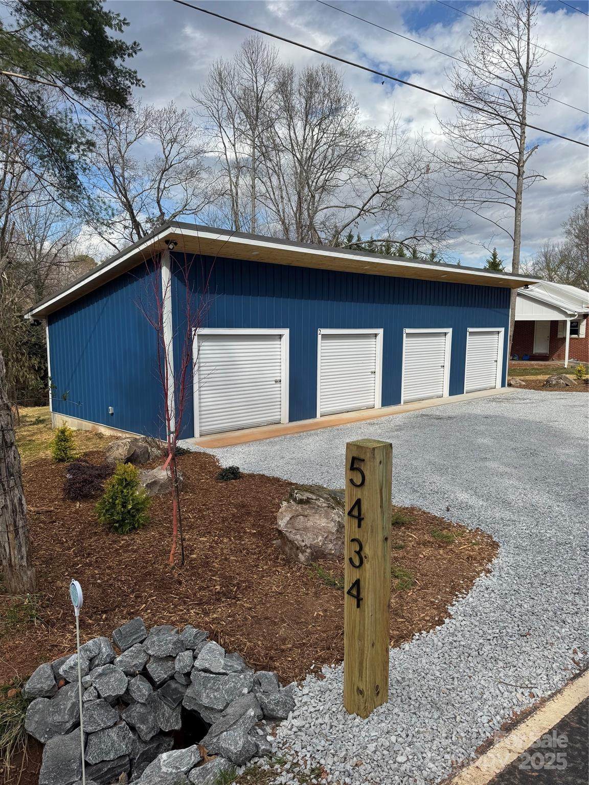 5434 Nix Creek Road - Photo 1