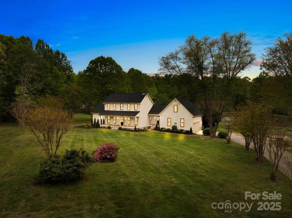170 Della Drive - Photo 1