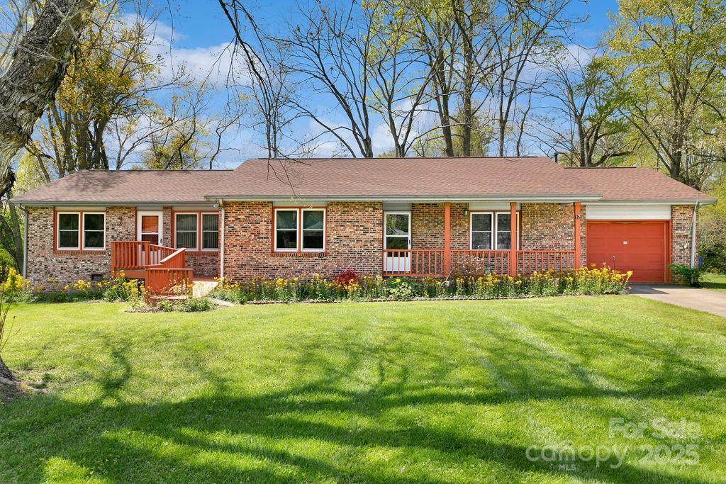 17 Resada Drive - Photo 1
