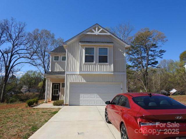 719 Kelly Street - Photo 1