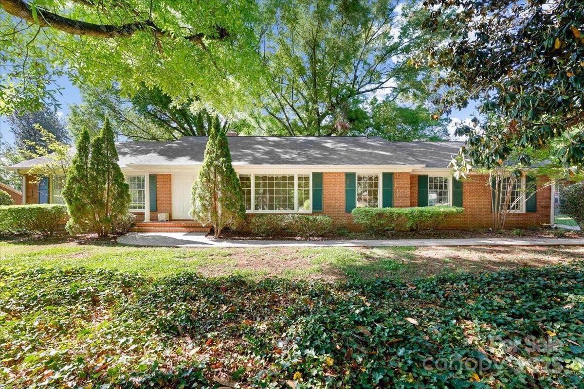 415 Princeton Drive - Photo 1