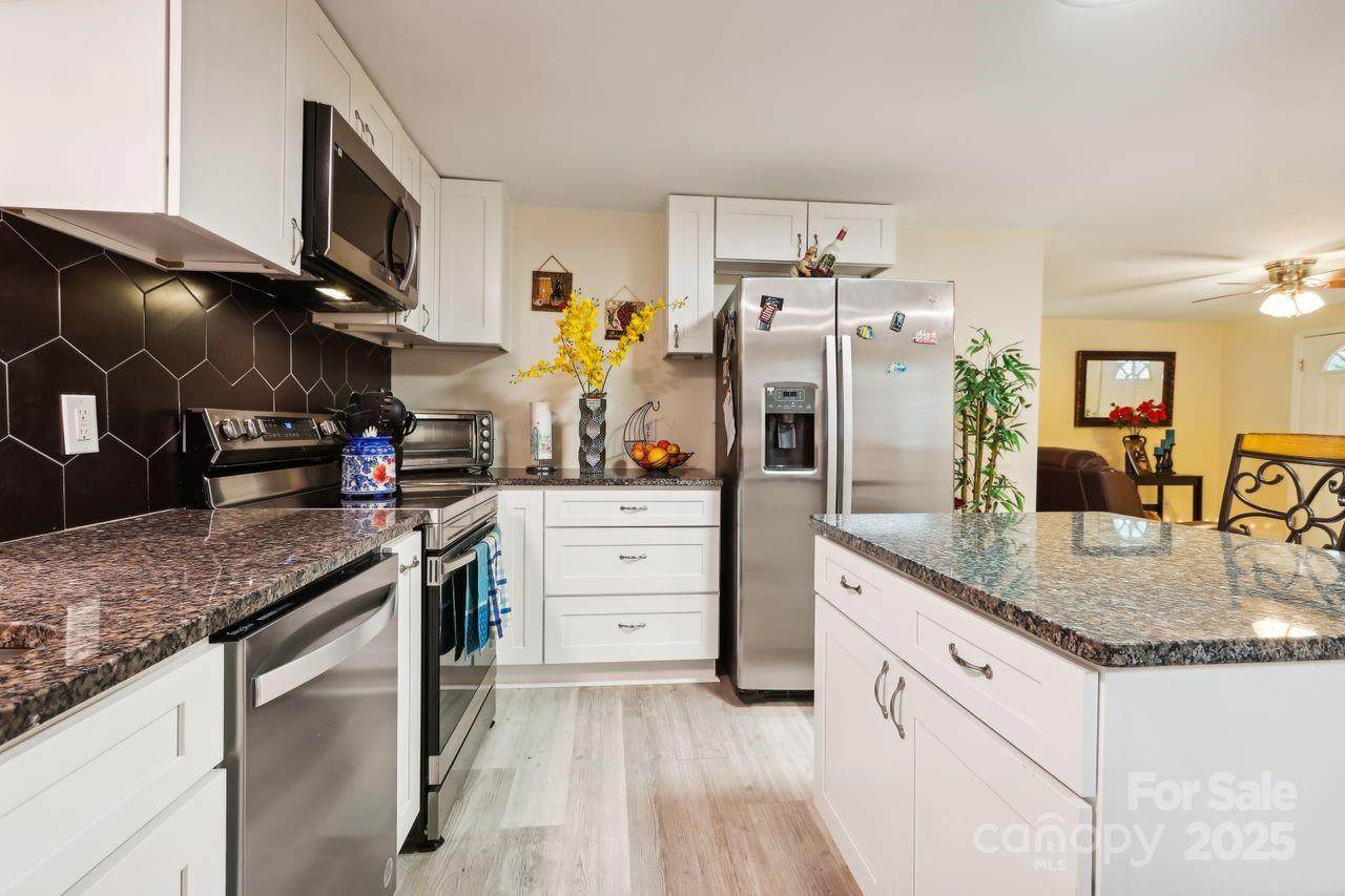 712 Grace Avenue - Photo 1