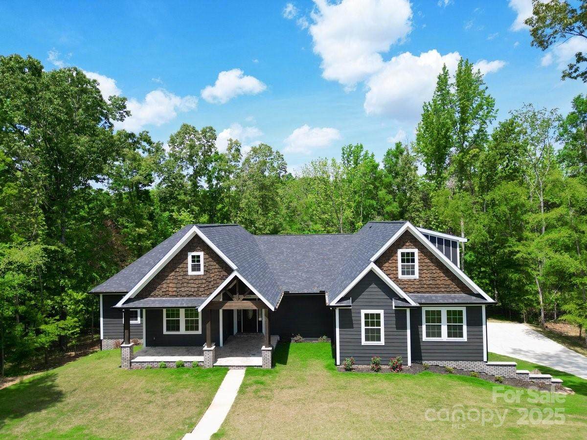 2694 Woodcrest Drive - Photo 1