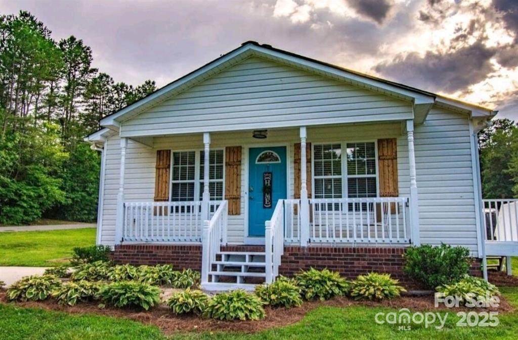 2551 Glenwood Street - Photo 1