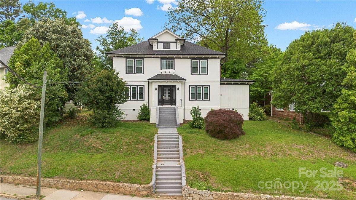 1523 1st Street - Photo 1