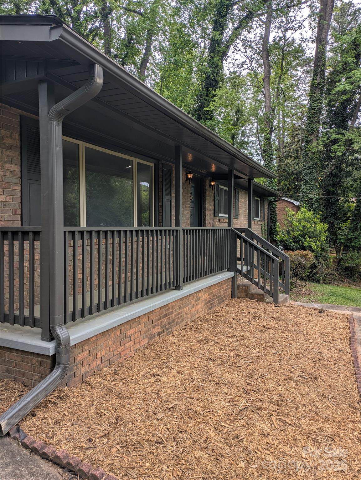 1002 Hemlock Drive - Photo 1