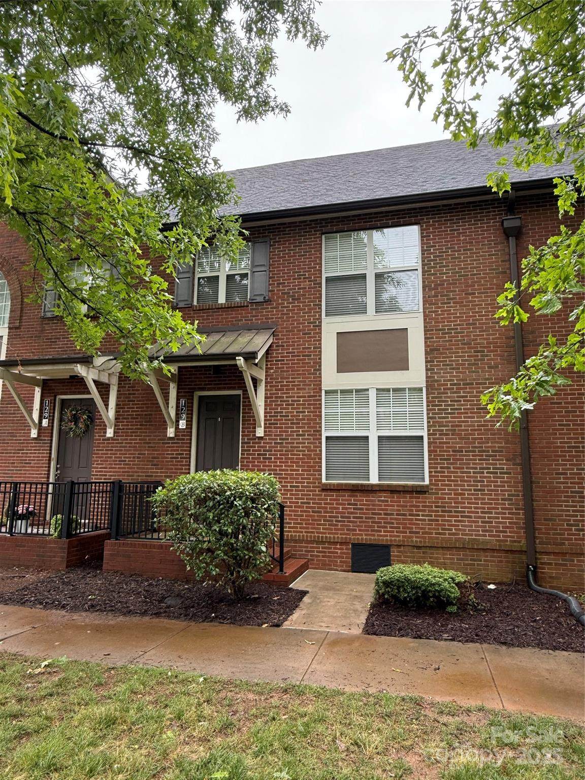 129 Steinbeck Way - Photo 1