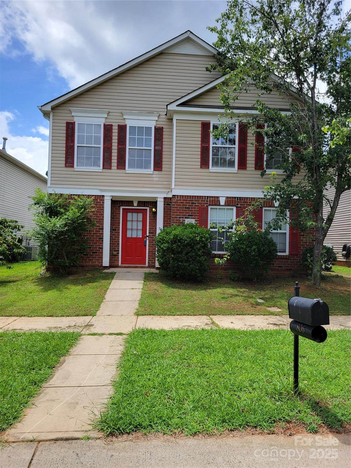 806 Sinclair Drive - Photo 1