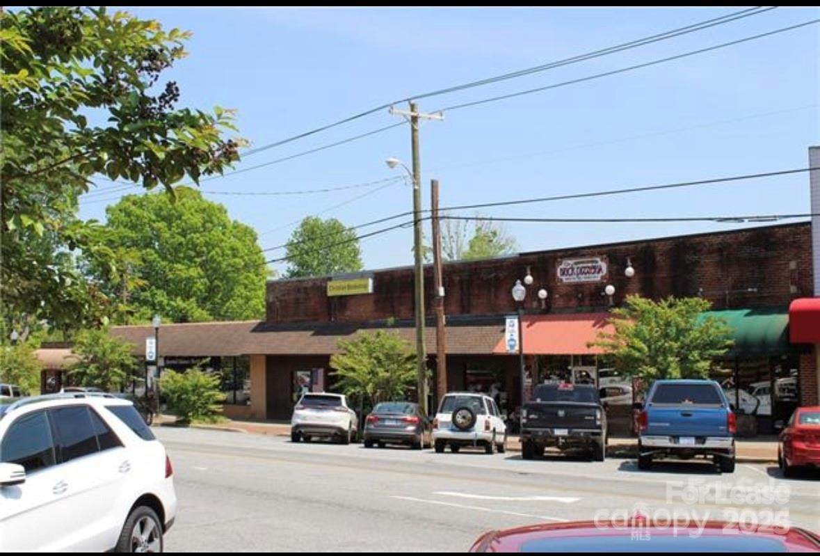 222 Mills Street - Photo 1